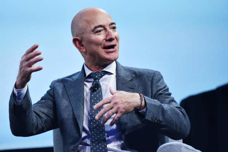 Jeff Bezos, dono da Amazon, compra mansão de brasileiro no valor de R$ 400 milhões. 