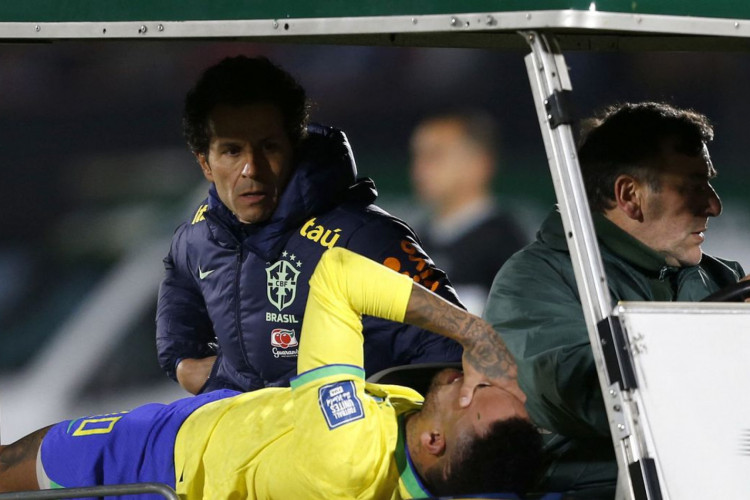 CBF confirma ruptura de ligamento cruzado anterior de joelho de Neymar