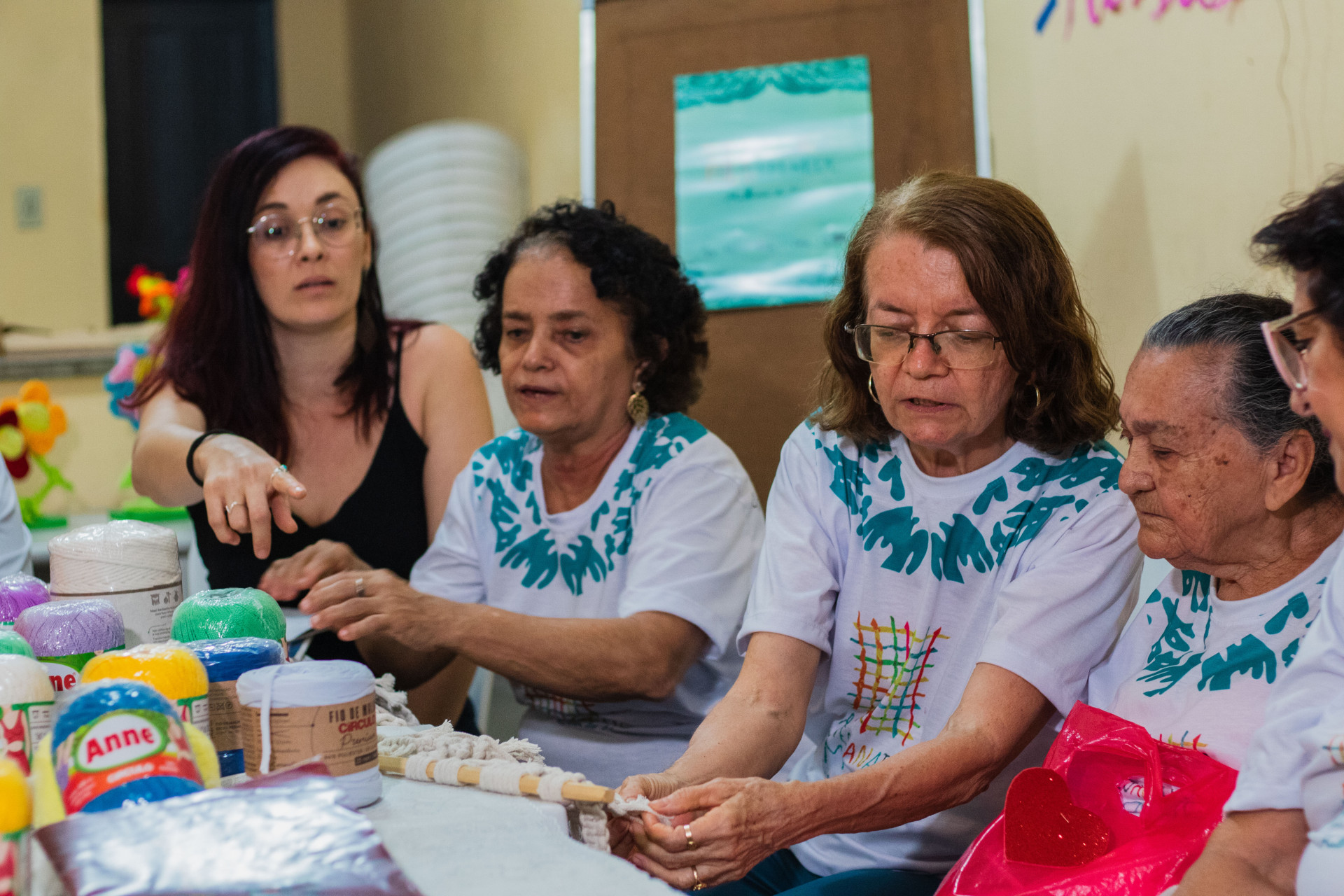 FORTALEZA, CEARÁ, 24-10-2023:  Artesãs do projeto Artesanato em Rede, do Rede Cria.  (Foto: Fernanda Barros/ O Povo)
 (Foto: FERNANDA BARROS)