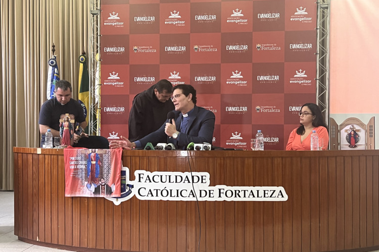 Padre Reginaldo Manzotti concedeu entrevista coletiva para lançar o evento