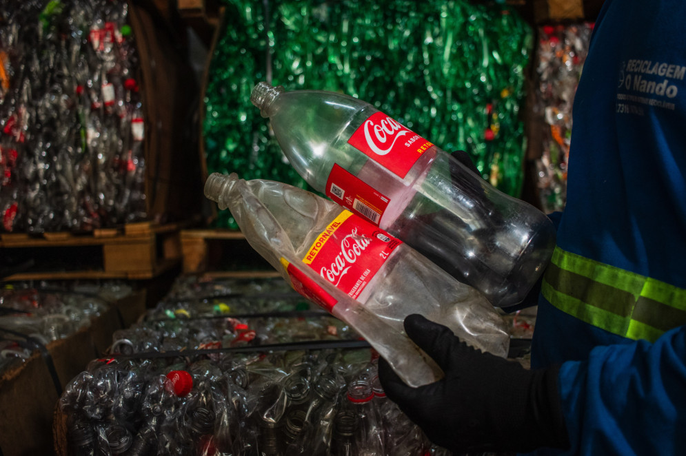 No Ceará, Solar Coca-Cola mais retira do que coloca embalagens plásticas no mercado(Foto: FERNANDA BARROS)