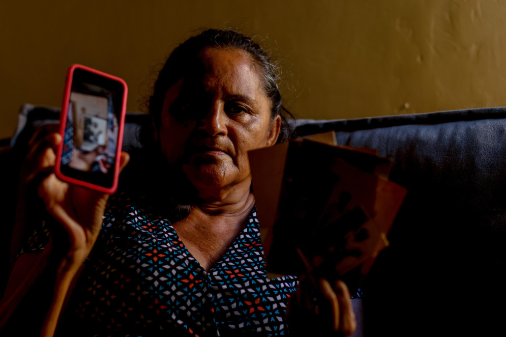 Luzia Gomes e as experiências de luto ao longo da vida, inclusive nos tempos atuais com a entrada da tecnologia em sua vida (Foto: AURÉLIO ALVES)