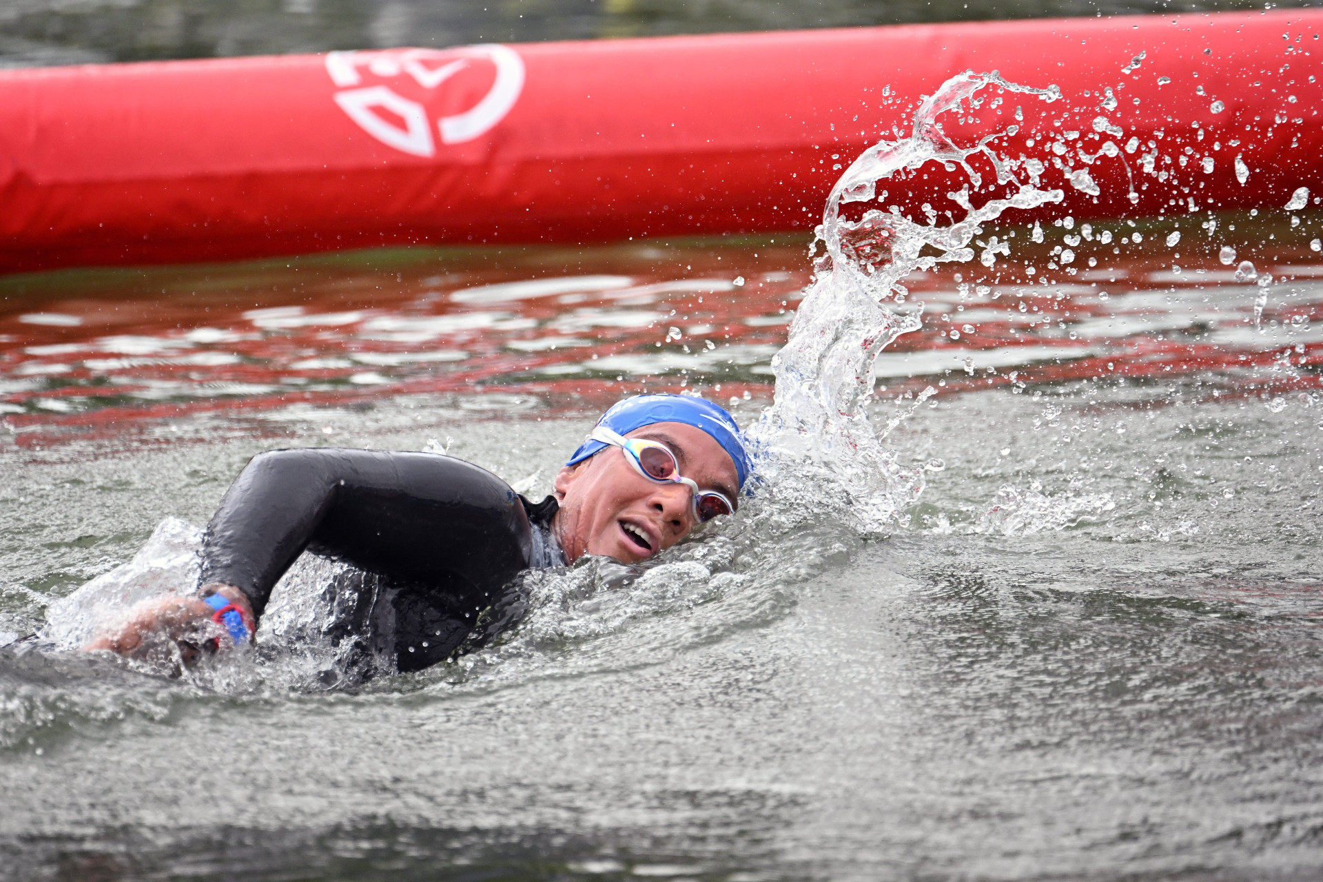 Ana Marcela Cunha na prova de maratona aquática dos Jogos Pan-Americanos 2023 (Foto: François-Xavier MARIT / AFP)