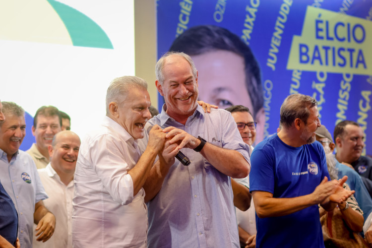 FORTALEZA-CE, BRASIL, 30-10-2023: Sarto Nogueira / Ciro Gomes. Convenção PSDB no Marina Park Hotel, com a presença de Tasso Jereissati / Sarto Nogueira / Elcio Batista / Ciro Gomes / Roberto Claudio. (Foto: Aurelio Alves/O Povo)