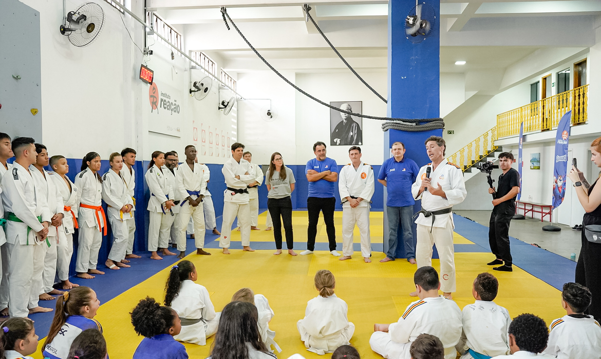 Projeto que revelou judoca Rafaela Silva lança unidade em São Paulo