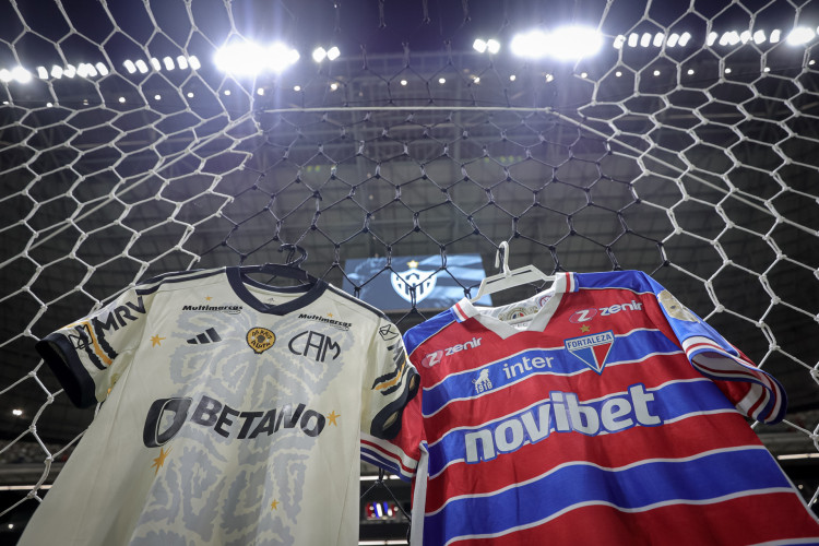 Camisas de Atlético-MG e Fortaleza na Arena MRV, em Belo Horizonte