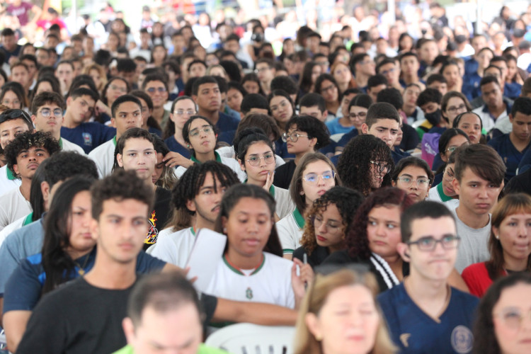 Mais de 79% de estudantes nos anos finais do ensino médio do Ceará prestaram o Enem 2023