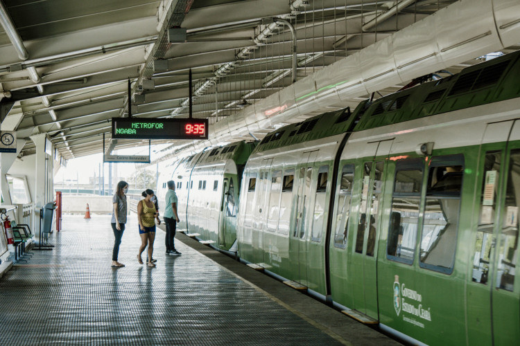 Metrôs e VLTs de Fortaleza, Sobral e Cariri terão passagem gratuita no primeiro dia de provas do Exame Nacional do Ensino Médio