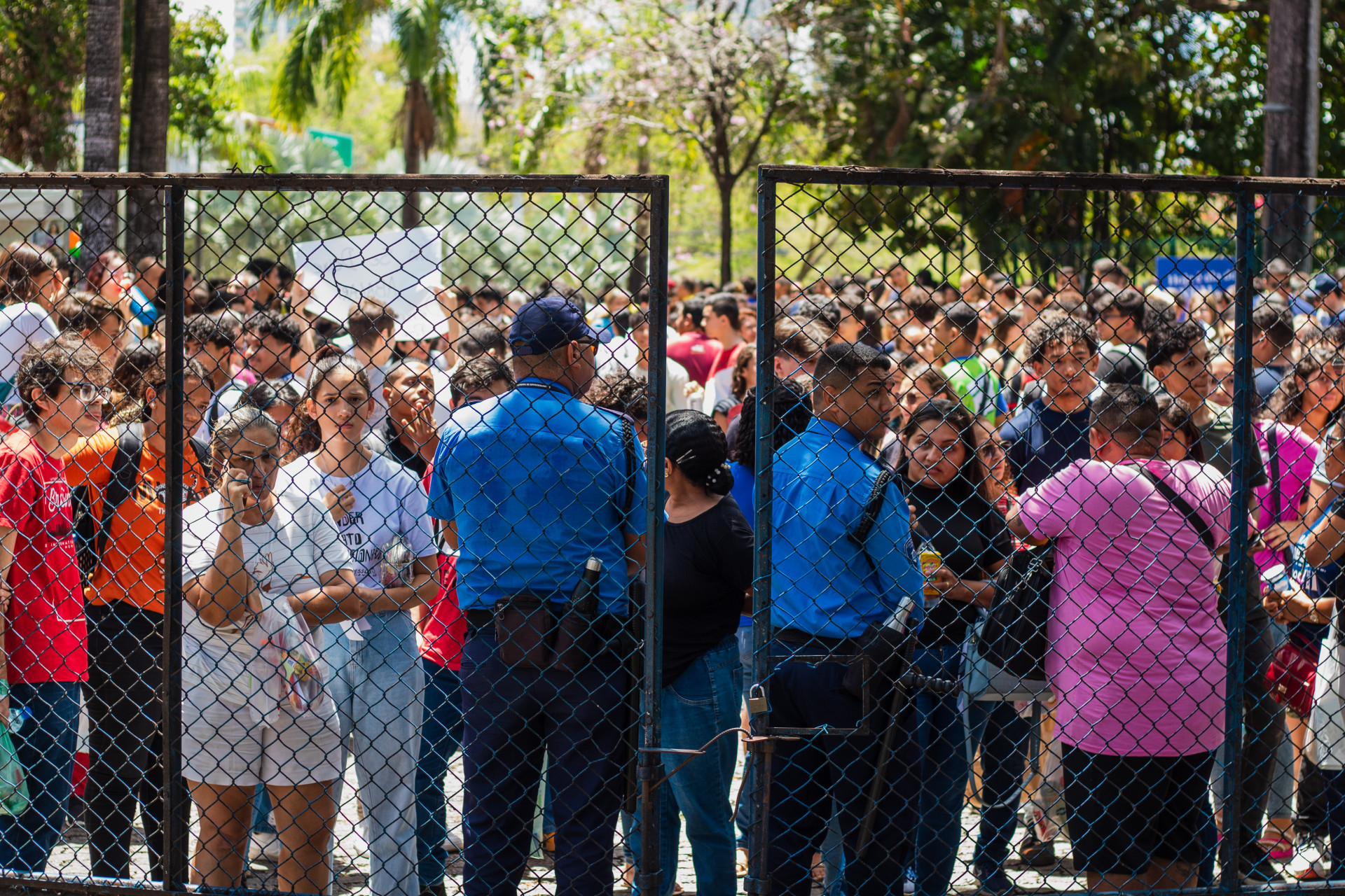 Primeiro dia de prova do Enem inclui a redação




 (Foto: FERNANDA BARROS)