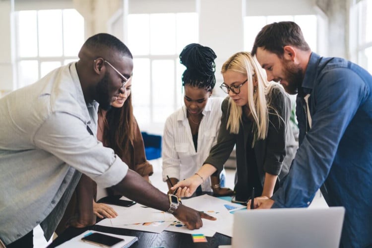 Estratégias de negócios bem executadas aumentam os resultados das empresas (Imagem: GaudiLab | Shutterstock)