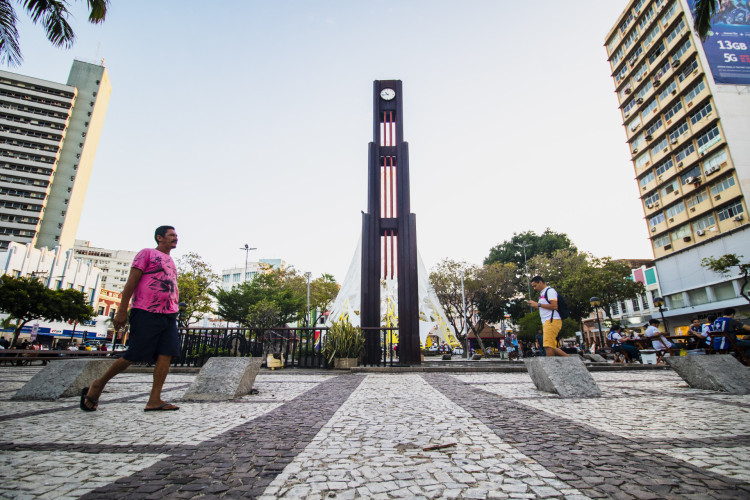 Praça do Ferreira foi o local onde os cearenses vairam o sol depois de três dias de chuvas torrenciais em 1942