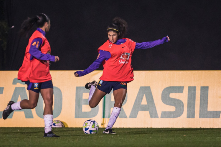 Giovana Canali, atacante cearense do Prime Flórida, em atuação no treino da Seleção Brasileira Feminina Sub-20