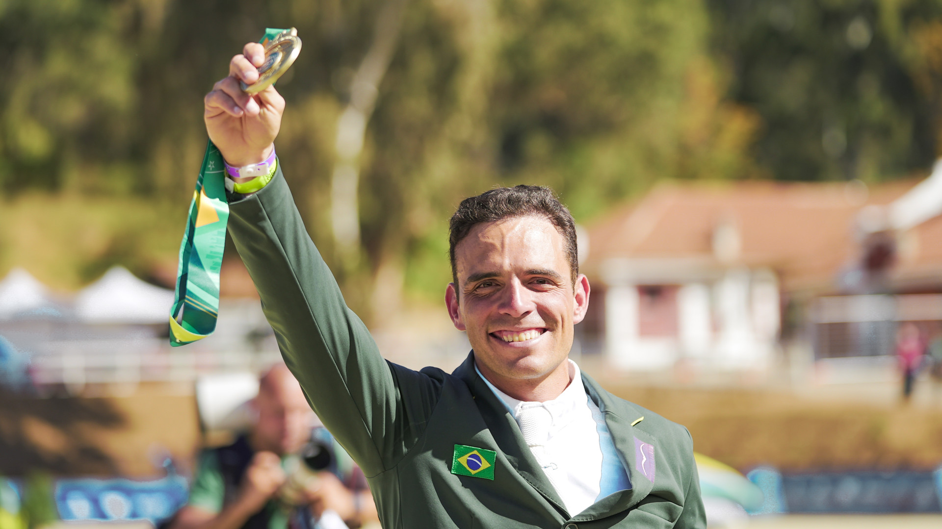 Stephan Barcha conquistou medalha de ouro no hipismo no Pan de Santiago (Foto: Marina Ziehe/COB)