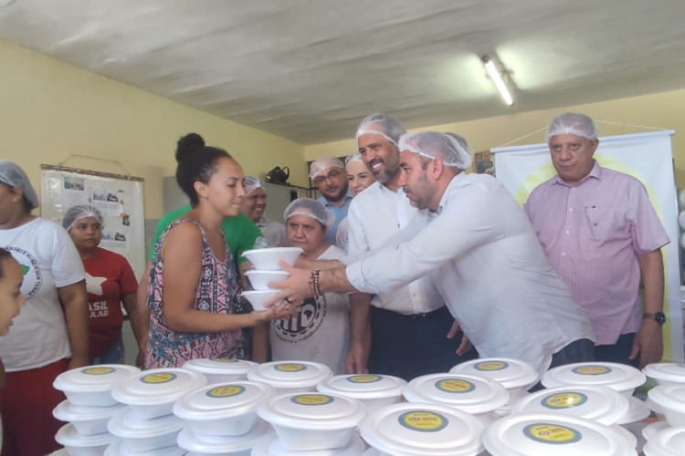 Meta é que sejam abertas 1300 cozinhas em todo o Ceará 