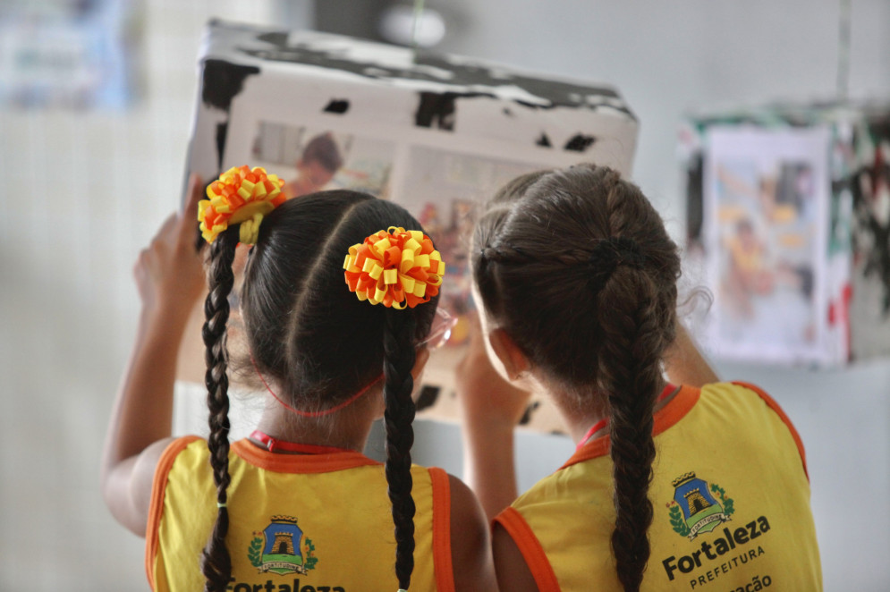 Experiência com educação antirracista reduz impacto do preconceito na vida das pessoas negras. Na foto, mostra (Foto: Fabio Lima)