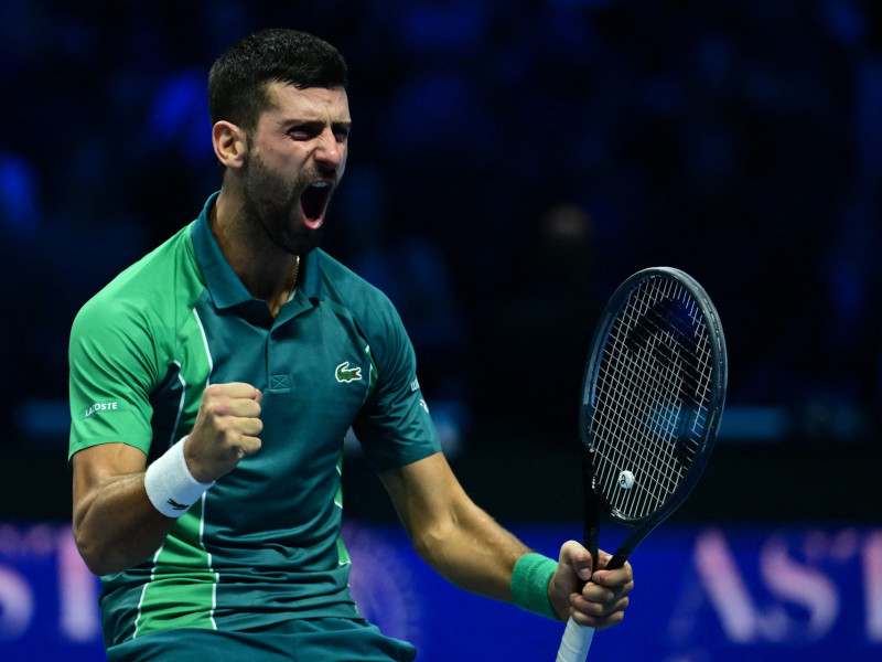 ATP Finals: Sinner defronta Djokovic na final em modo invencível