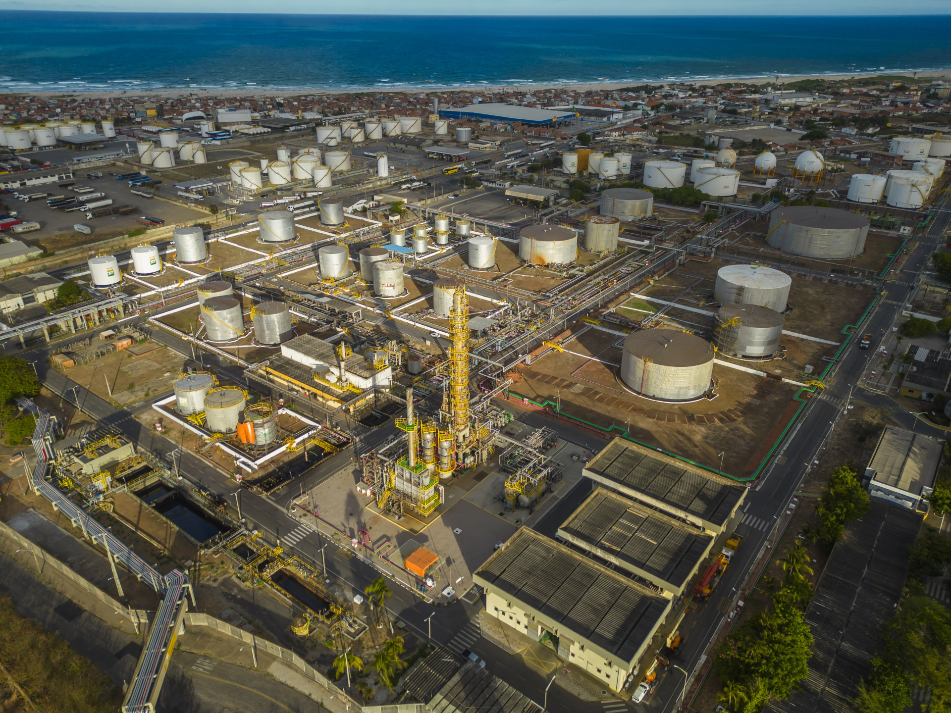 REFINARIA Lubrificantes e Derivados do Nordeste (Lubnor) (Foto: FCO FONTENELE)