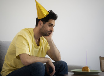 O fenômeno também é chamado de síndrome do fim do ano e se relaciona com o aumento de casos de depressão e ansiedade.