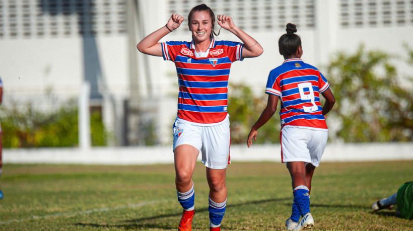 Pissaia comemora gol pelo Fortaleza no Campeonato Cearense Feminino