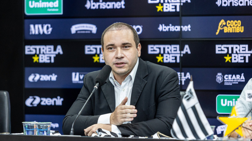 Haroldo Martins, diretor de futebol do Ceará, participa de entrevista coletiva