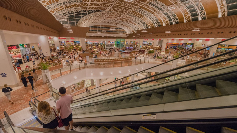 A praça de alimentação do shopping RioMar Fortaleza receberá o Natal: Música e Fé 2023