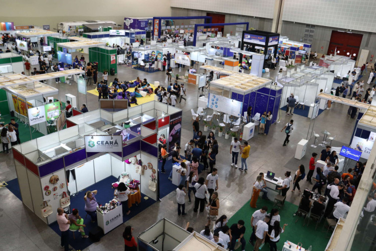 Em sua sétima edição, a feira, promovida por meio da Secretaria da Ciência, Tecnologia e Educação Superior (Secitece) e Instituto Centec, acontece no Centro de Eventos do Ceará até este sábado, 2