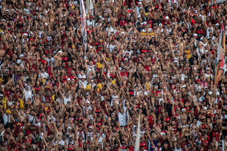 Torcida do Vitória em comemoração do título da Série B. 