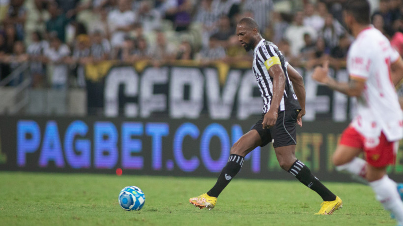 Luiz Otávio, zagueiro do Ceará, voltou a atuar após dez meses