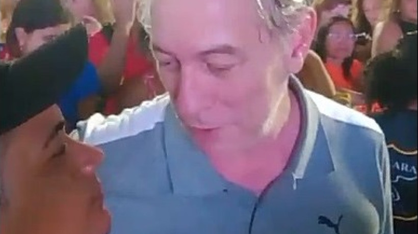 ￼MOMENTO registrado por vídeo em que Ciro Gomes dá tapa no rosto após ter sido chamado de 