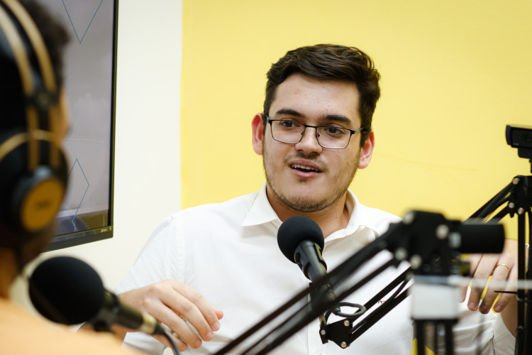 ￼Carmelo Neto, deputado estadual pelo PL, partido do ex-presidente Jair Bolsonaro, solidarizou-se com a deputada federal Luizianne Lins (PT) após polêmica envolvendo visita de Lula ao Ceará