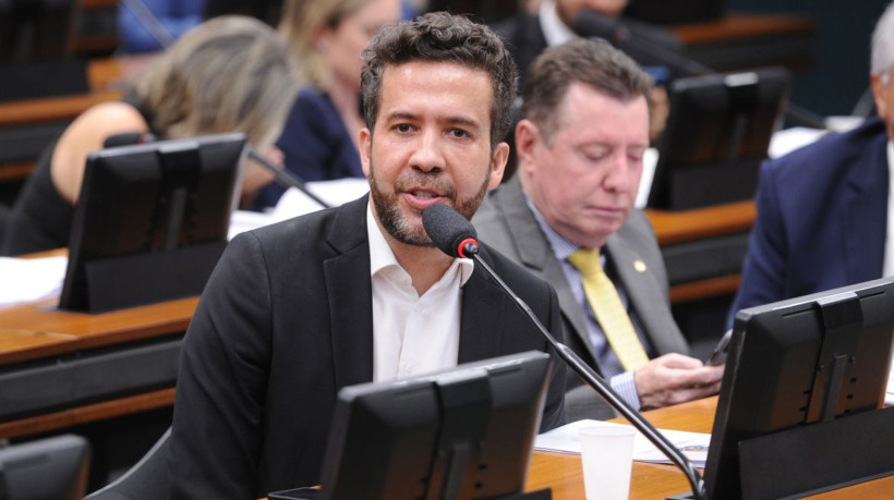 Deputado André Janones