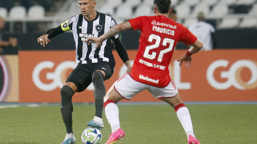 Internacional e Botafogo se enfrentam pelo Brasileirão Série A hoje, 6; onde assistir ao vivo aos jogos do dia e horário do jogo.