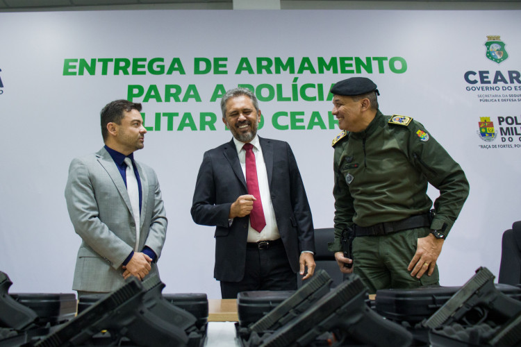 Secretário de segurança pública, Samuel Elânio, governador do Ceará, Elmano de Freitas, e comandante da PM, coronel Klênio Savyo