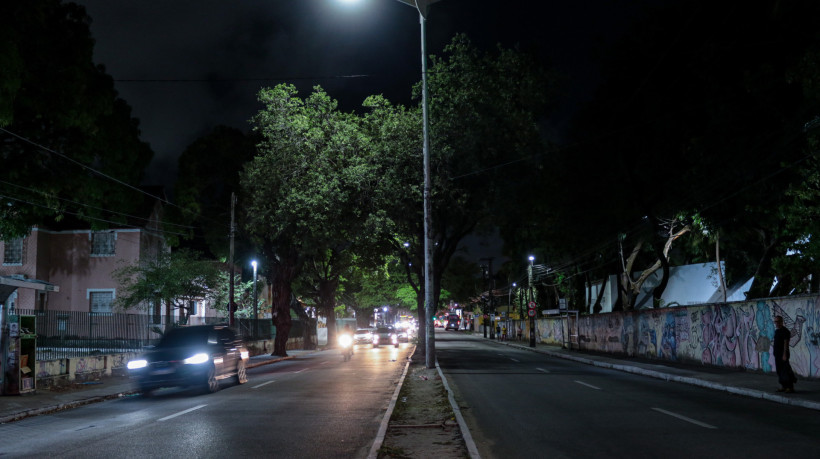 FORTALEZA, CEARÁ, BRASIL 13-12-2023: Fotos: Problemas de iluminação em Fortaleza, nas ruas Av. 13 de Maio com Av. da Universidade, Av. Aguanambi, na Estação de Fátima e Deputado Moreira Rocha com Antônio Augusto. (Foto: Yuri Allen/Especial para O Povo)