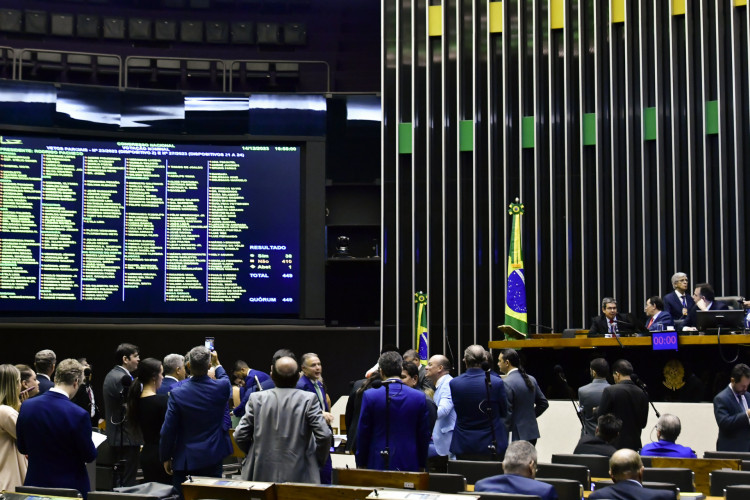 Sessão do Congresso Nacional vota vetos do presidente Lula