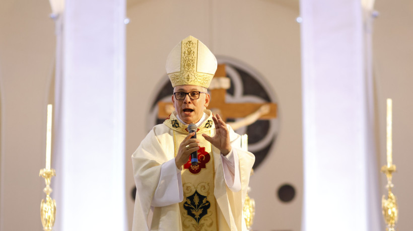 Fortaleza, CE, BR 15.12.23 -  Dom Gregório Paixão, novo arcebisto de Fortaleza preside a primeira missa na Catedral metropolitana de Fortaleza  (Aurélio Alves/OPOVO)