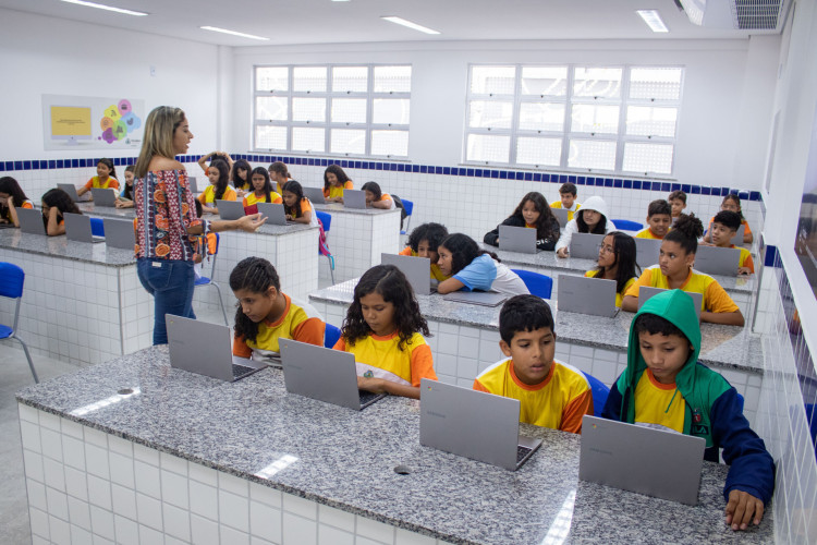 Foto de apoio ilustrativo. Escola de Tempo Integral (ETI) Maria Mirtes Bastos Mangueira, no bairro Granja Lisboa, em Fortaleza