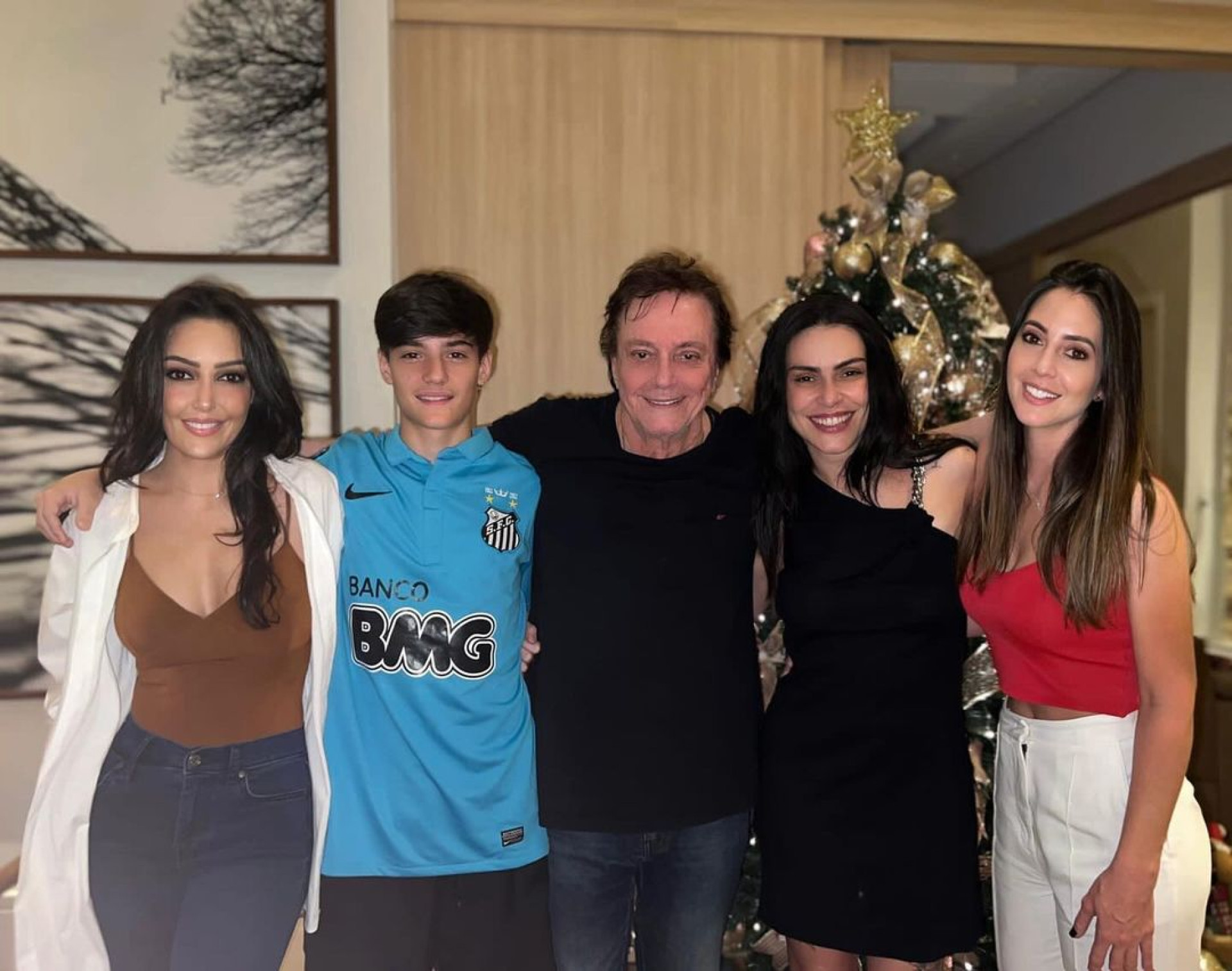 Fábio Jr. reúne os filhos para o Natal e Fiuk fica de fora da celebração em família - Foto: Reprodução/Instagram