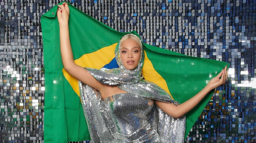 Após aparecer de surpresa em Salvador, Beyoncé retorna aos Estados Unidos na madrugada