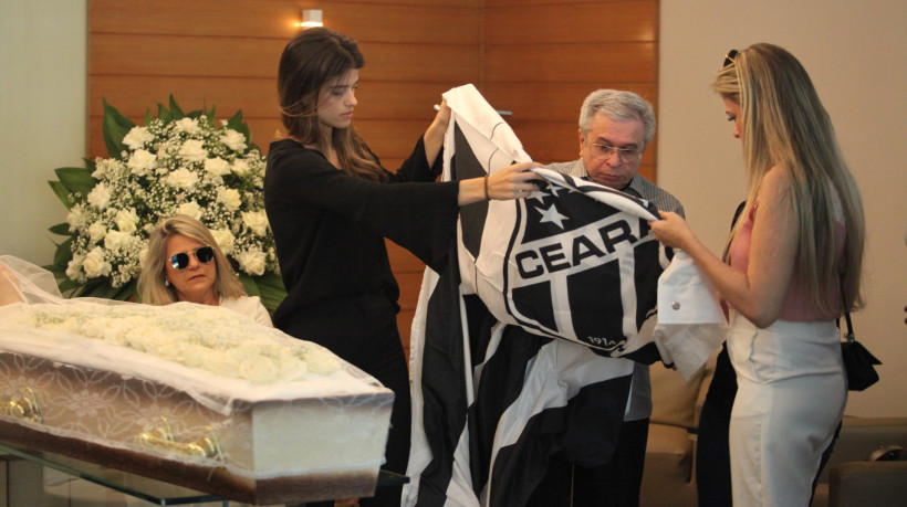 FORTALEZA, CEARÁ, BRASIL, 20.12.2023: Velório de Dimas Filgueiras, ex-jogador e treinador e ídolo do Ceará. funerária ethernos. 