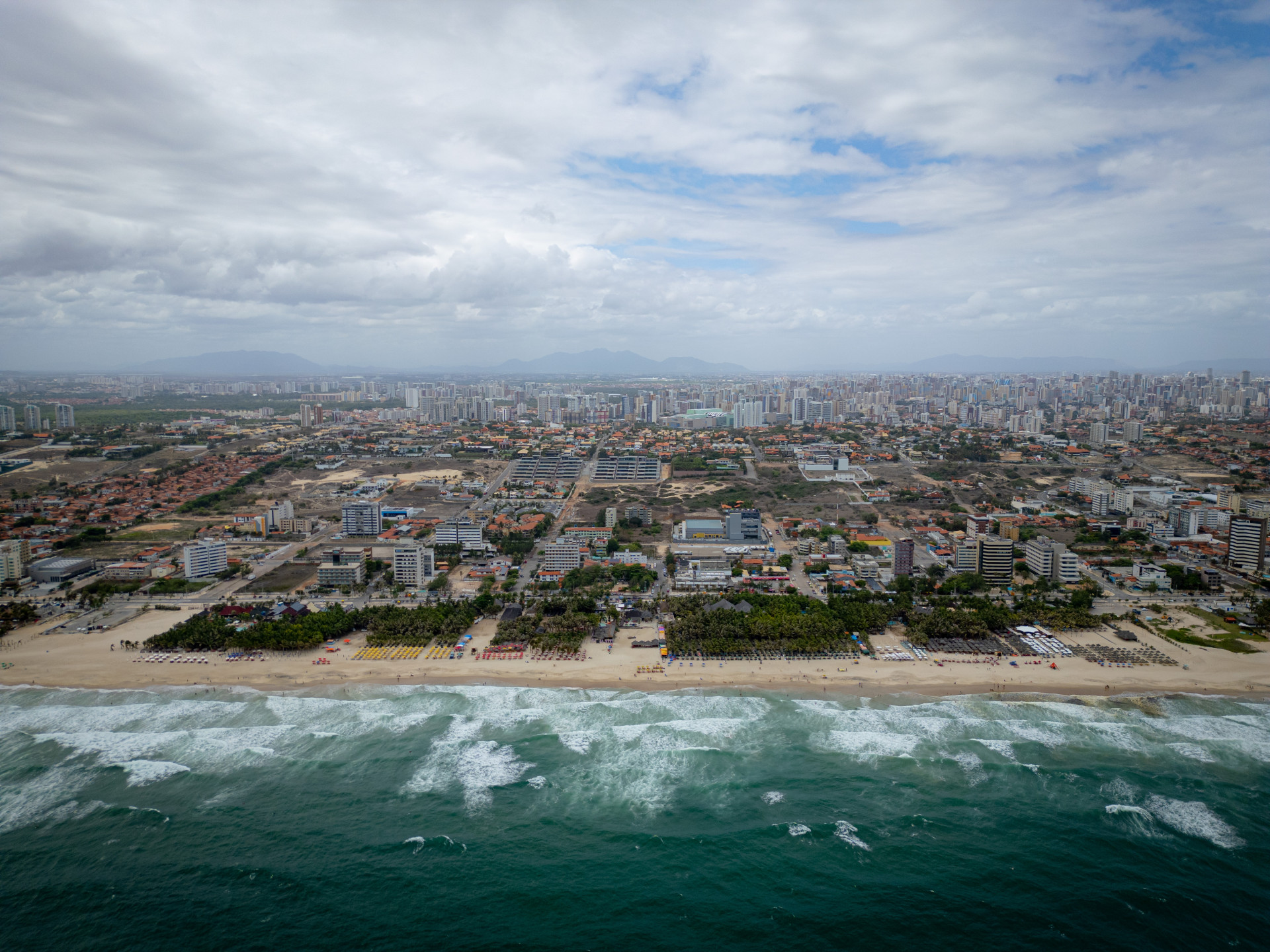 ￼PRAIA do Futuro recebeu empreendimentos (Foto: AURÉLIO ALVES)