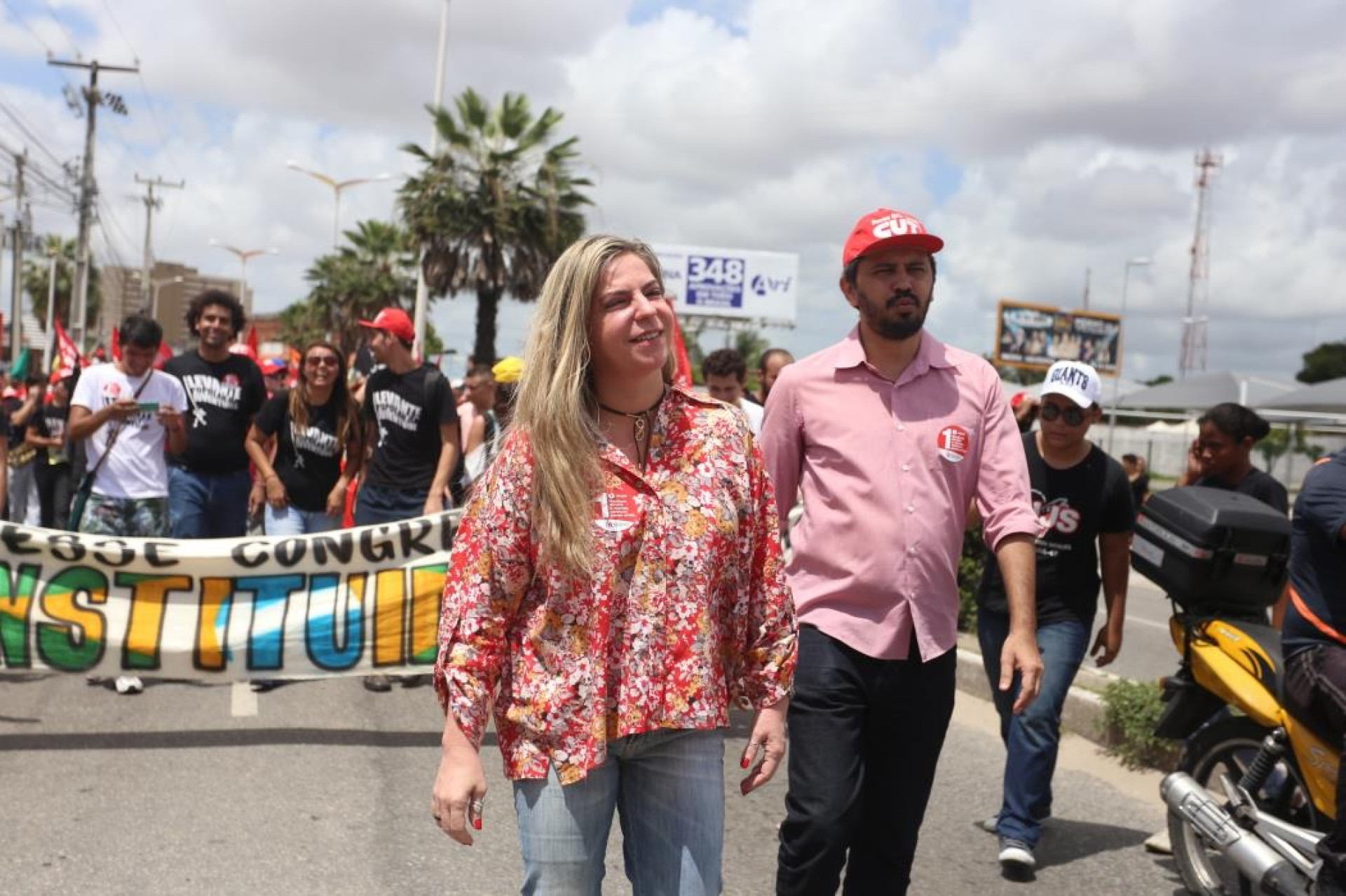 Luizianne Lins e Elmano de Freitas, em imagem de arquivo (Foto: Camila de Almeida, em 1º/5/2015)