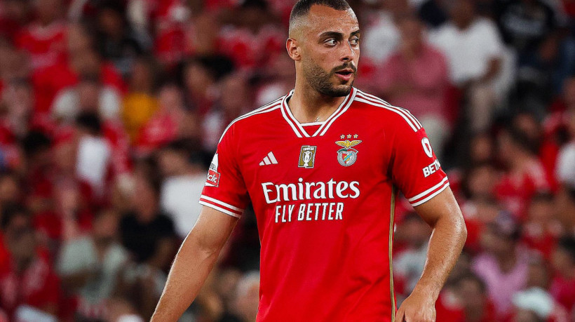 Arthur Cabral, atacante do Benfica, durante partida 