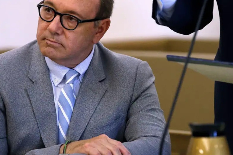 Ator Kevin Spacey tenta retomar sua carreira, após cair em desgraça por ser acusado de múltiplos casos de abuso sexual(Foto: Steven Senne/ AP/ dpa/ picture alliance)