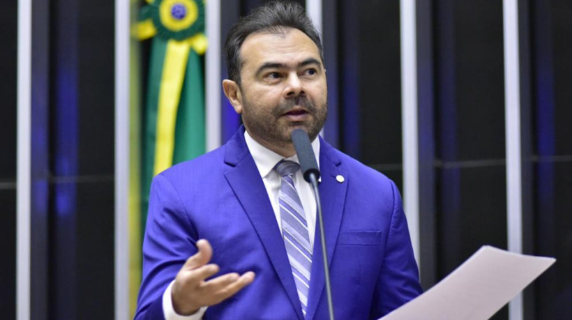 O deputado federal cearense Idilvan Alencar (PDT) tem atuação próxima à área da educação.