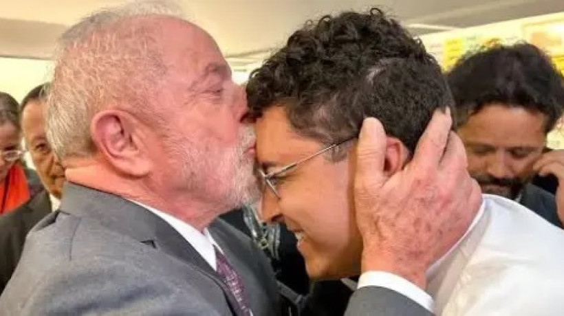 Lula beija testa de Júnior Silva, administrador da Choquei 