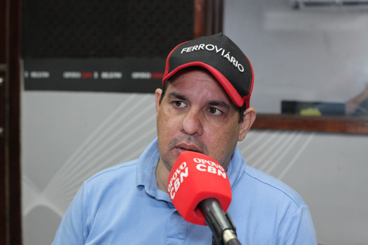 FORTALEZA, CEARÁ, BRASIL, 27.12.2023: Aderson Maia, presidente do Ferroviário no estúdio da rádio O POVO CBN, no programa Esportes do POVO