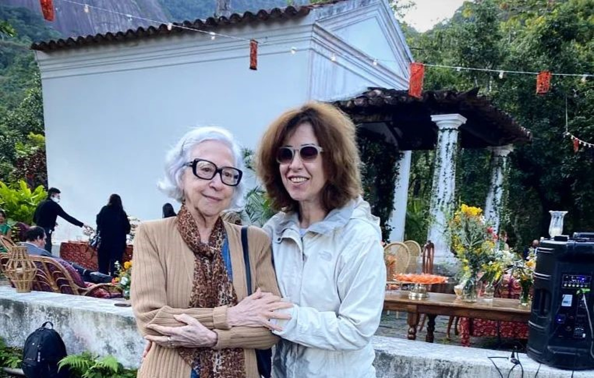 Fernanda Montenegro e Fernanda Torres, mãe e filha, foram as primeiras atrizes brasileiras a serem indicadas ao Globo de Ouro (Foto: Reprodução/Instagram @fernandamontenegrooficial)