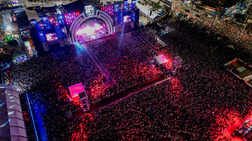 FORTALEZA-CE, BRASIL, 29-12-2023: Show do cantor Roberto Carlos na festa de reveillon de Fortaleza no Aterro do Ideal Clube. (Foto: Aurélio Alves) 