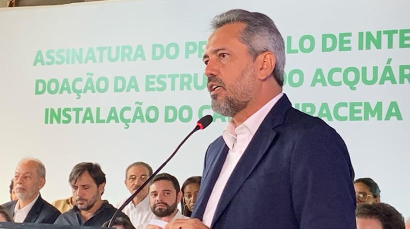 Governador Elmano de Freitas (PT) em discurso durante solenidade de doação da estrutura do Acquario do Ceará para a UFC